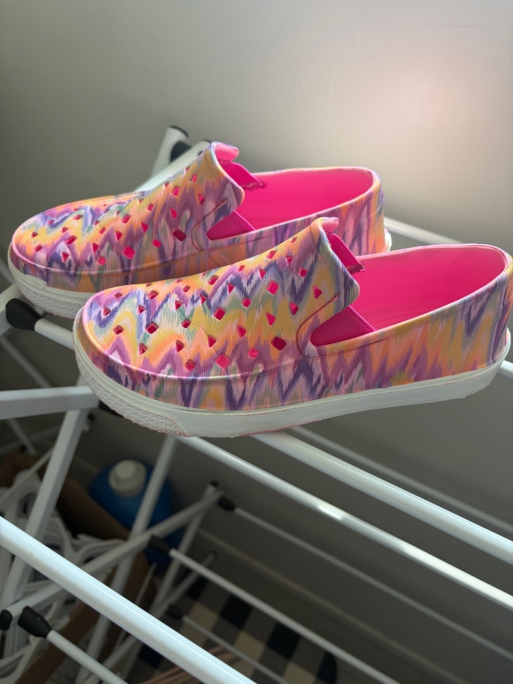 Kids Slip-On Sneakers in Pink Multicolor Print
